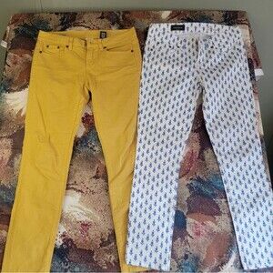 Women's 2 Piece Lot Toothpick 27 Ankle White Blue Floral & Mustard Yellow